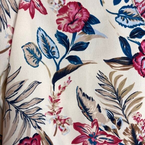 Lush Nordstrom Flowy Feminine Long Sleeve Criss Cross Floral Top Sz XS - Picture 4 of 11